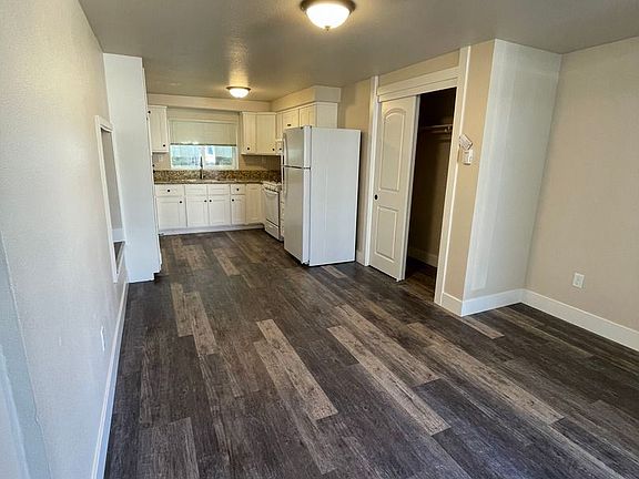 2nd image of 869 San Benito St #11478570