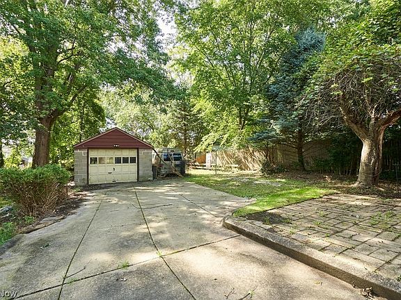 4th image of 446 E Voris St