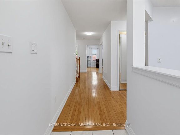 3rd image of 26 Mauve Dr