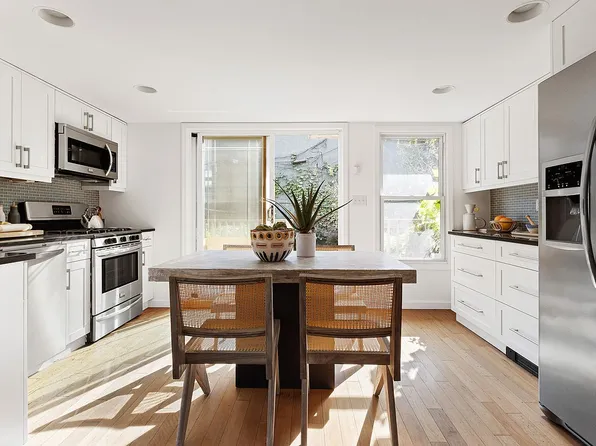 104 14th St, Brooklyn, NY 11215