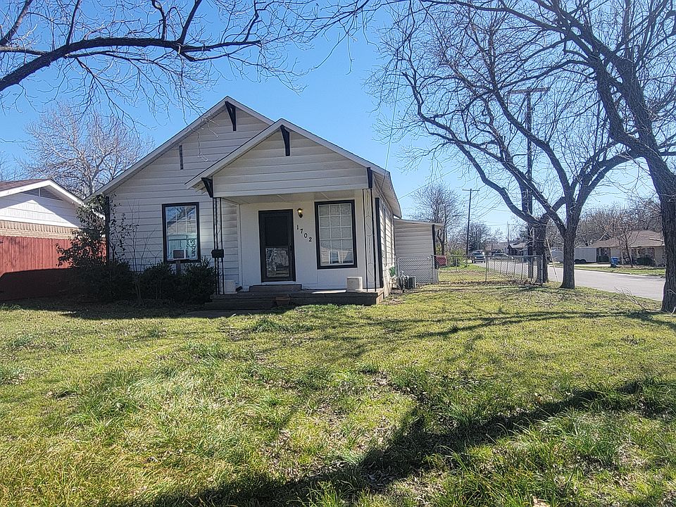 1st image of 1702 E Pecan St