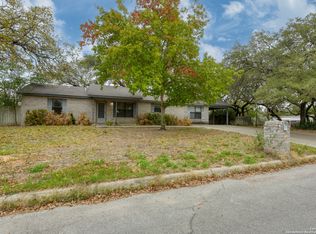 502 Ingram Rd, Devine, TX 78016