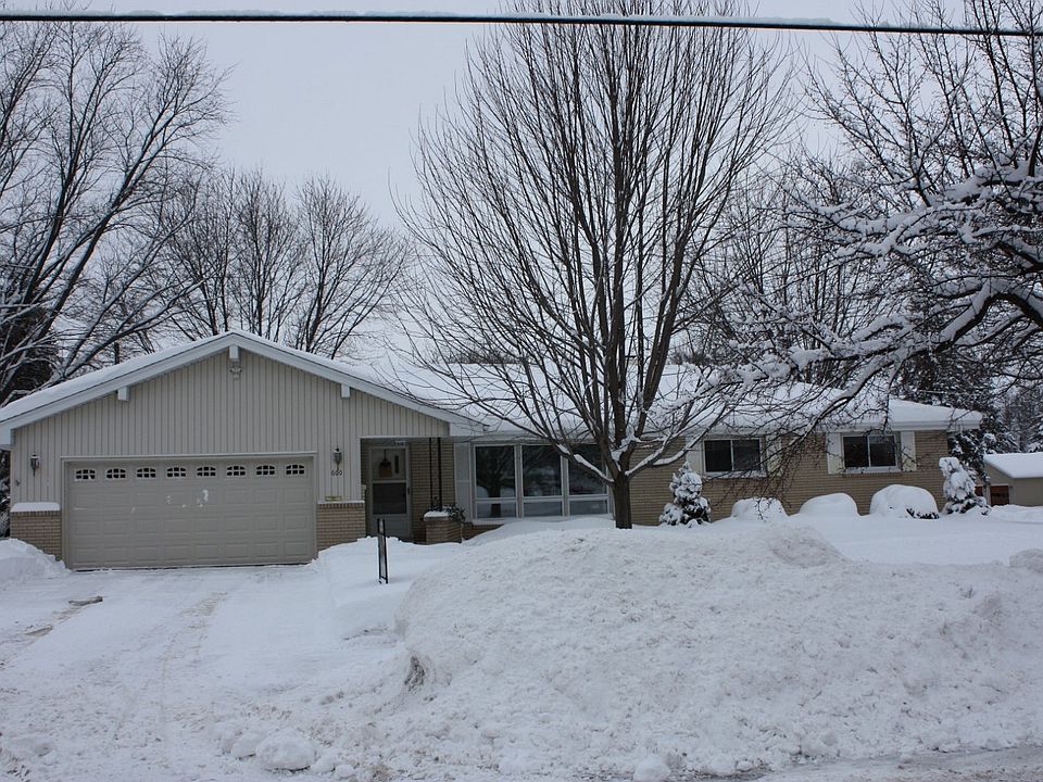 1st image of 600 S Lincoln Ave