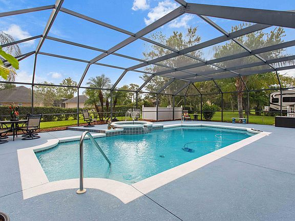 4th image of 215 Crystal Cove Dr