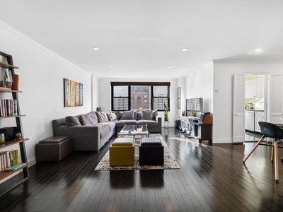 301 E 69th St APT 4D, New York, NY, 10021