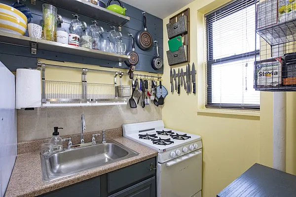 Sold by Modern Spaces | media 4