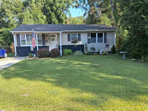 37 Crestmore Dr, Greenville, SC 29611