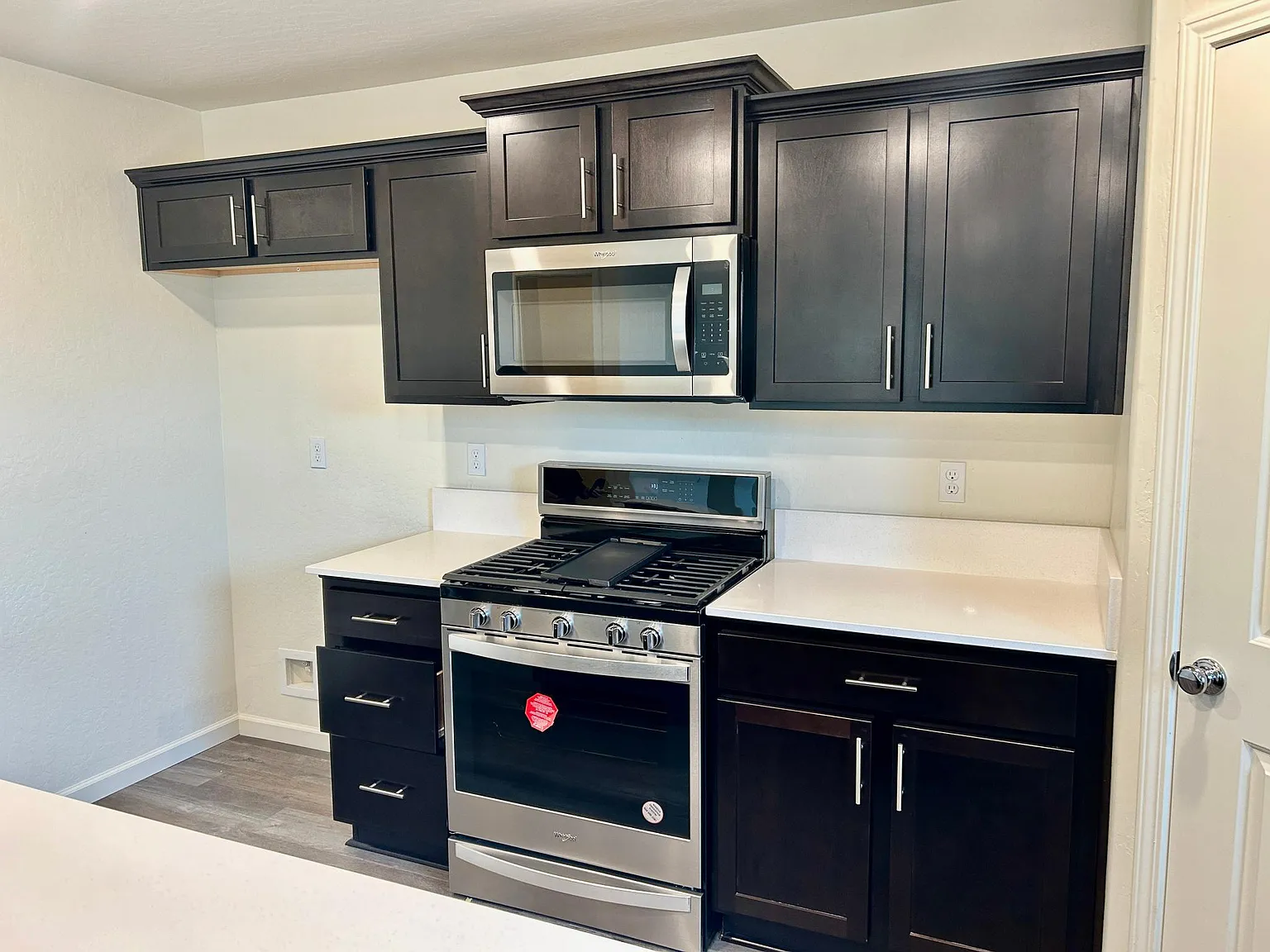 143 Grand View Ct — Photo 4
