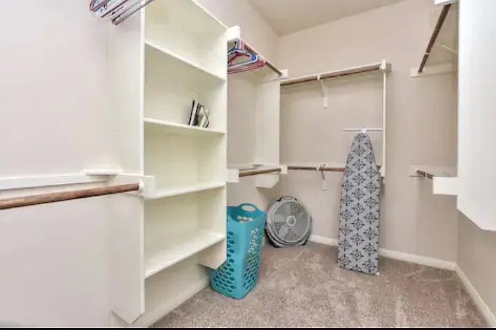 323 Sycamore St — Photo 34