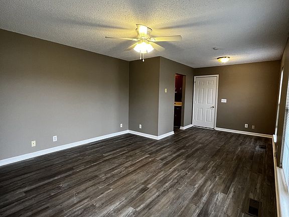 5th image of 305 Hunter Owens Ct