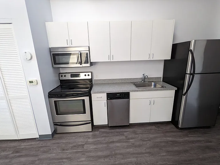155 Liberty St NE — Photo 23