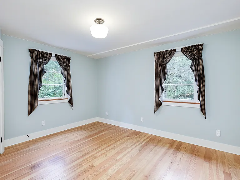 8013 NE Bucklin Hill Rd — Photo 16