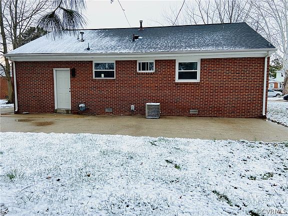 2nd image of 4915 Laurie Ln