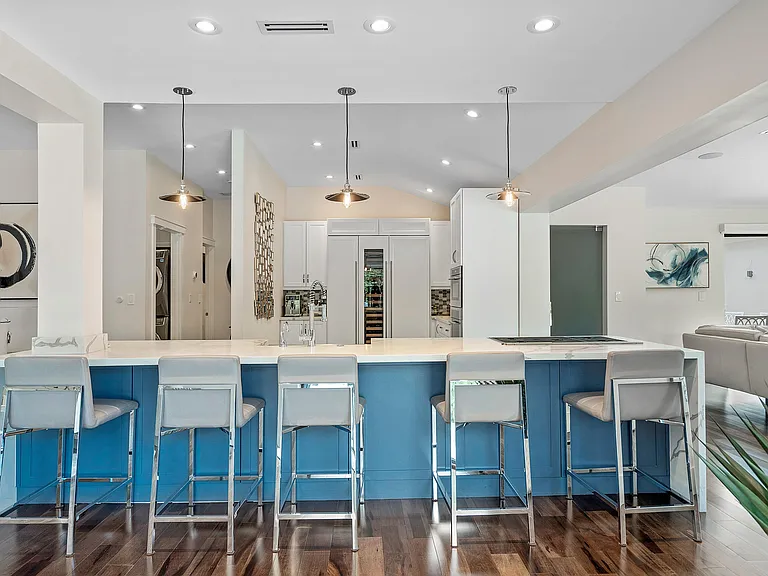 1117 Lake Dr — Photo 13