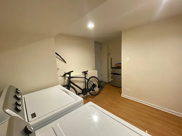 2845 N Southport Ave #G — Photo 19