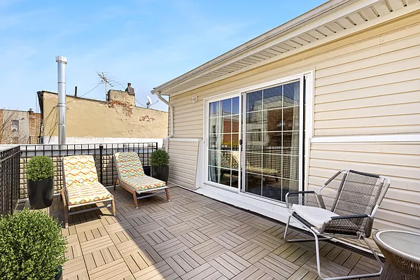 Sold by Compass | media 16