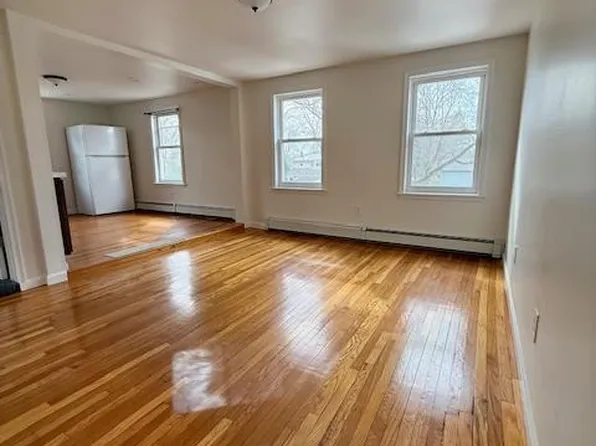 1188 5th Ave, East Northport, NY 11731