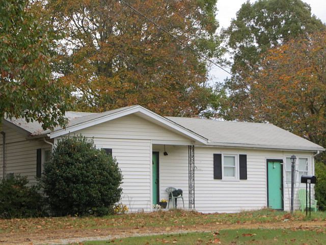 2nd image of 1301 Birch Creek Rd