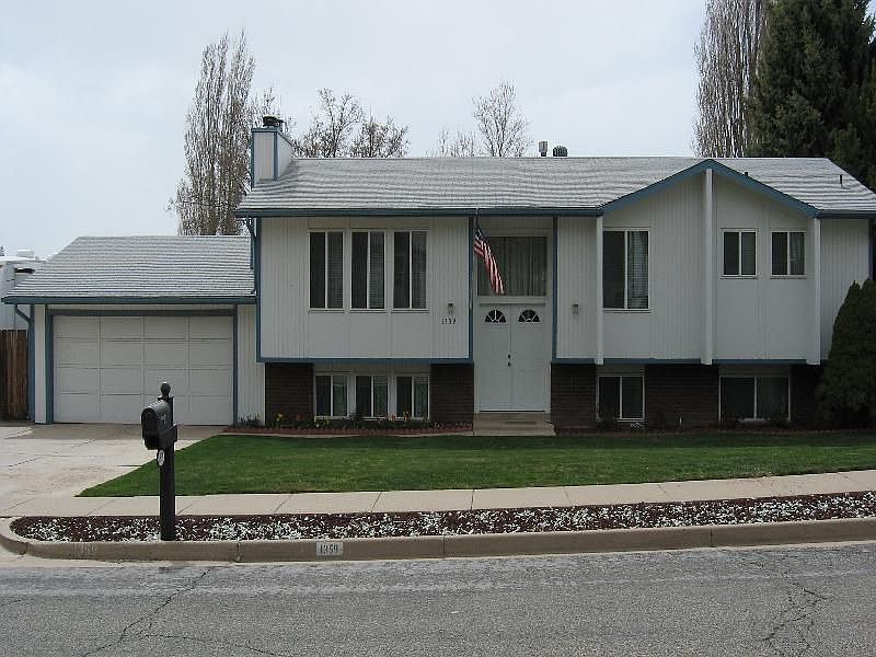 2nd image of 1359 N East Lisa St