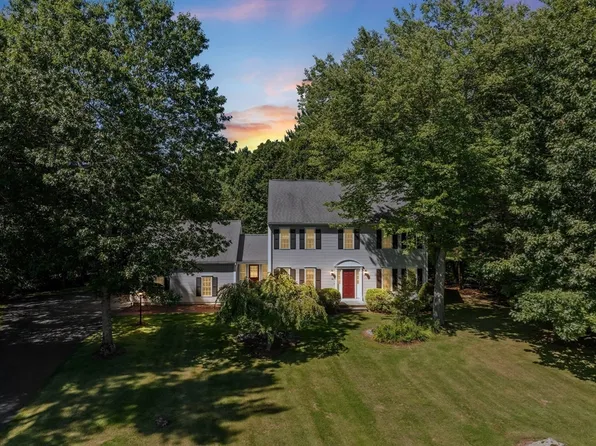 48 Ridge Rd, Raynham, MA 02767