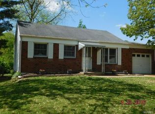 2013 Pincian Dr, Fenton, MO 63026
