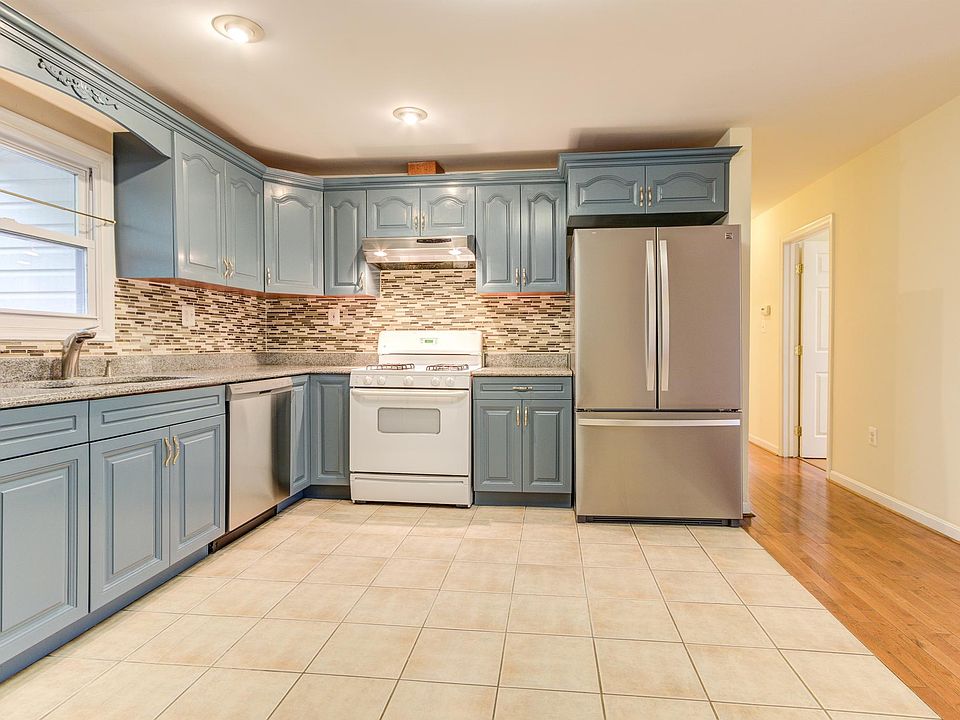 1st image of 215 Ashley Ave