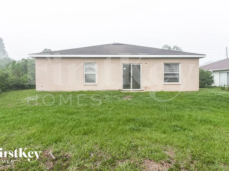 2598 N Biscayne Dr — Photo 14