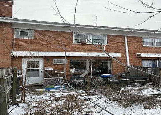 5th image of 8815 Robin Dr APT E