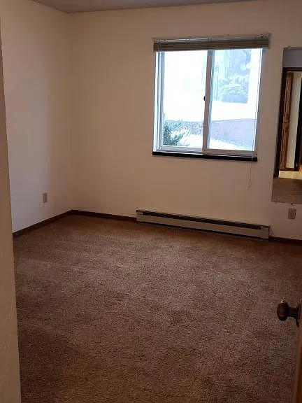 916 Lincoln St — Photo 4