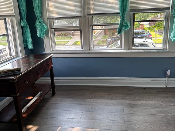 5th image of 2449-53 Birch Ave
