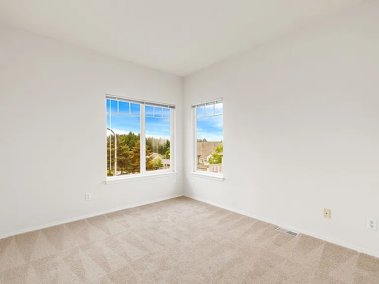 552 S 51st Ct — Photo 16