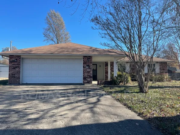 1810 Crouch St, Bentonville, AR 72712