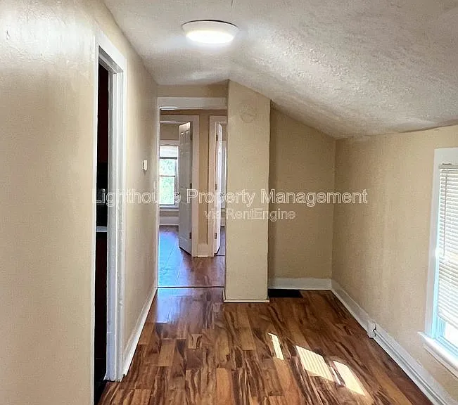 219 E North St #2 — Photo 10