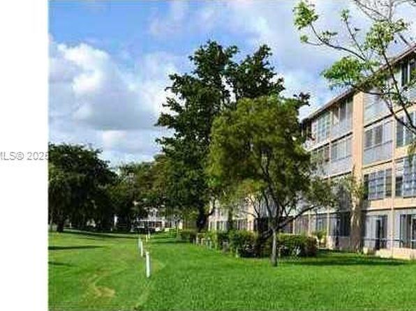 101 SW 132nd Way APT 417J