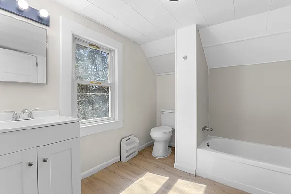 408 Arlington Ave N — Photo 5