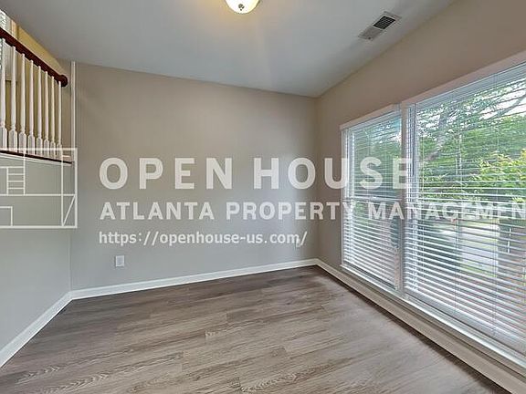 5th image of 105 Cottage Oaks Ln