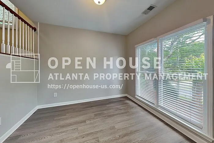 105 Cottage Oaks Ln — Photo 5