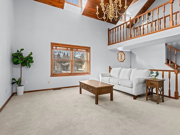 5th image of 2618 W Sunnyview Cir