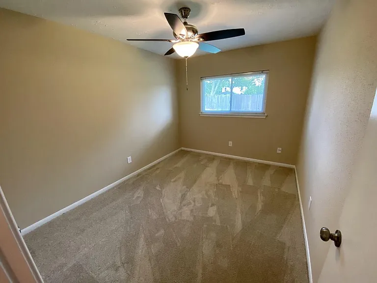 8646 Sunny Ridge Dr — Photo 12