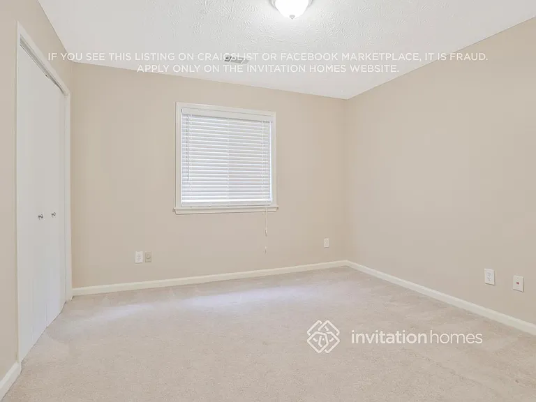 327 Mackinac Holw — Photo 13