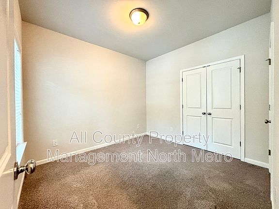 5th image of 3518 Hidden Valley Cir