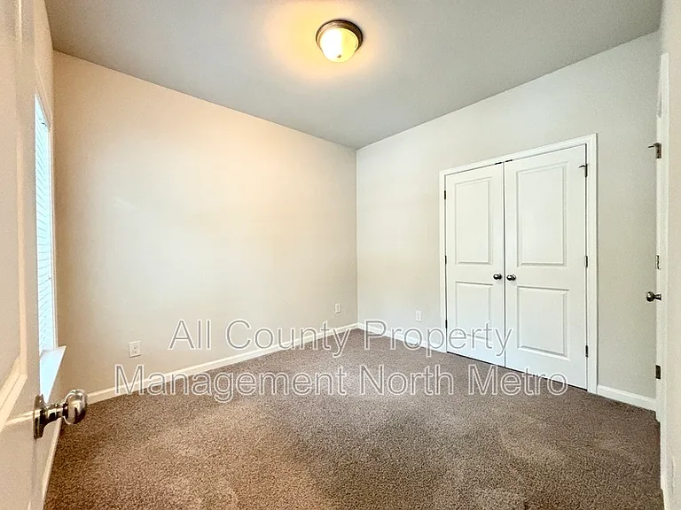 3518 Hidden Valley Cir — Photo 5