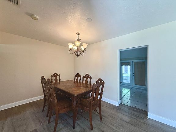 4th image of 2128 Harley Ave