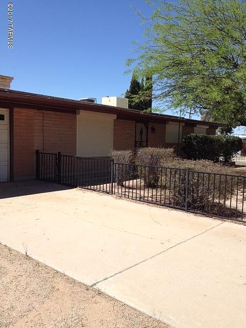 1st image of 5800 S Fairoaks Ave