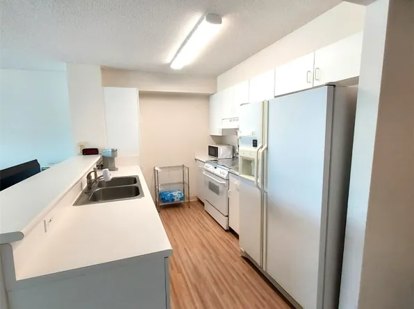 1448 Young St APT 1206, Honolulu, HI 96814