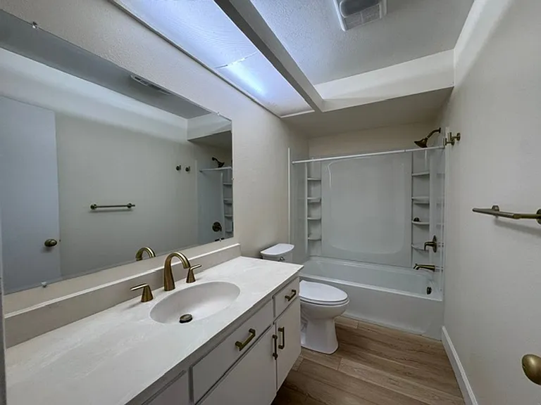 576 N Bellflower Blvd #209 — Photo 10