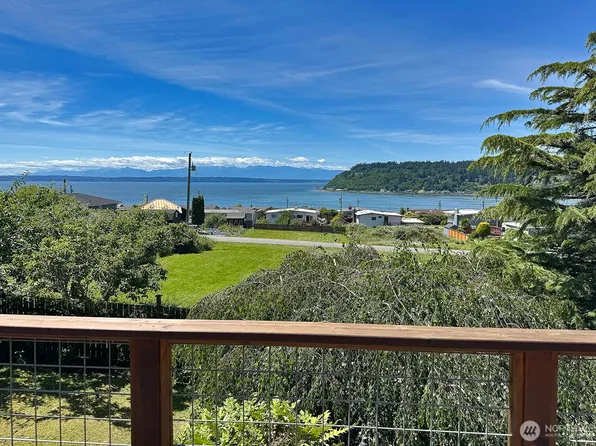 8216 Whidbey Drive, Clinton, WA 98236