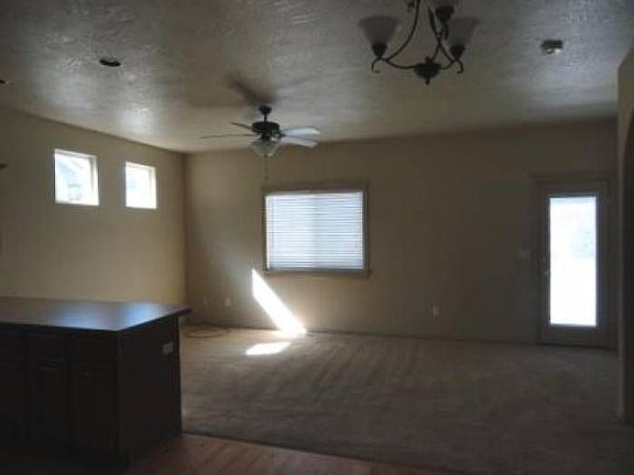 919 Sifter living room