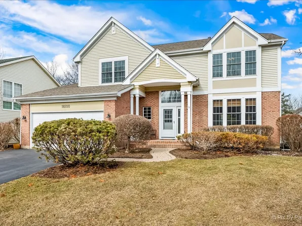 18500 W Aspen Ct, Grayslake, IL 60030