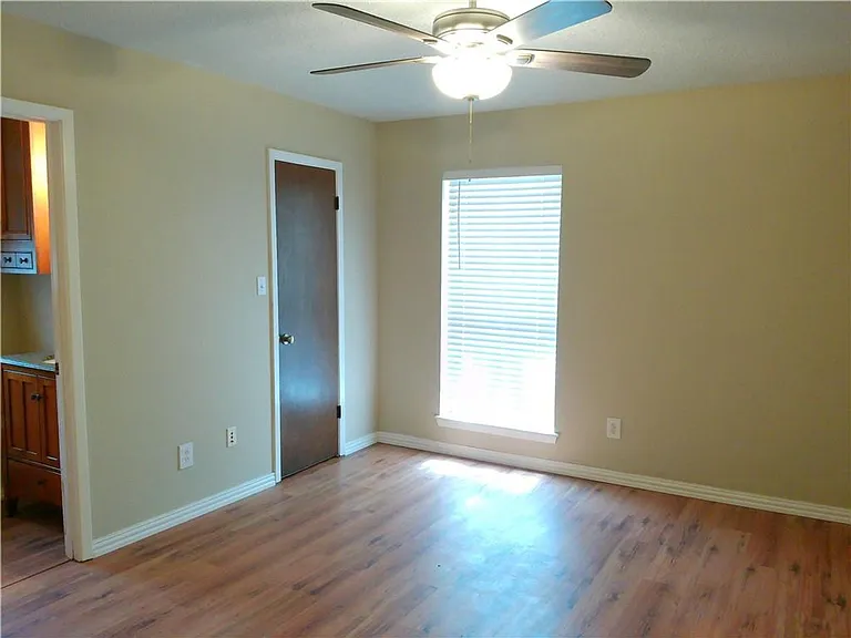 538 Vega Dr — Photo 6